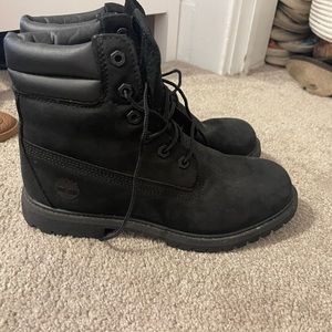 Women’s black timberlands, size 8, waterproof
